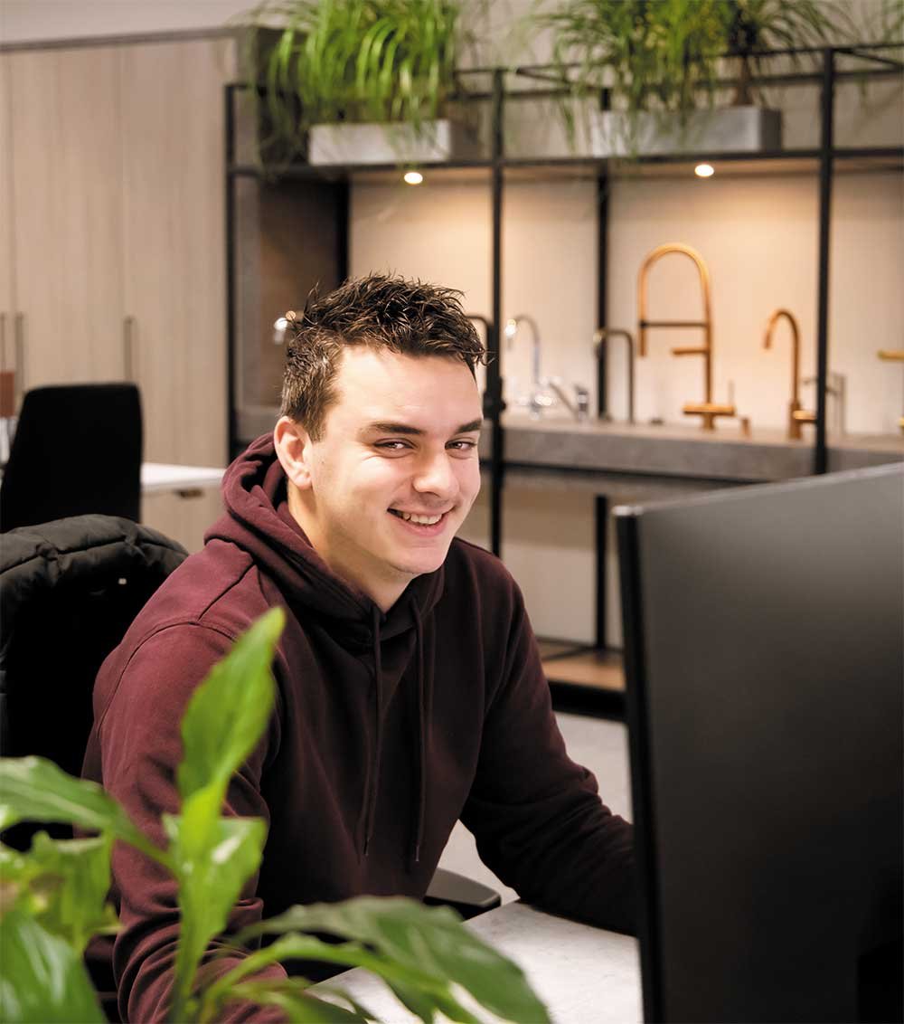 Joey_Grootscholten(01)_M1010_070_Joey_Grootscholten---Service